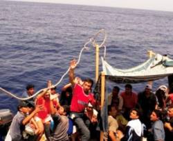 سلطات مصر تُحبط محاولة هجرة غير شرعية لأوروبا في عدادها عشرات السوريين
