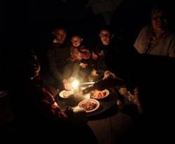 كهرباء النظام للسوريين: استحموا واغسلوا خارج وقت الذروة