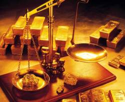 عالمياً: الذهب يصعد 2% مع ارتفاع النفط واستقرار الدولار