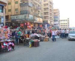 السوريون في مصر.. تطحنهم القرارات الاقتصادية الحكومية