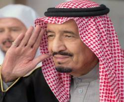 الملك السعودي يعيد تشكيل مفاصل الدولة بـ 34 أمراَ ملكياَ ويكافئ السعوديين بـ 30 مليار دولار في يوم واحد