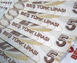 الليرة التركية تواصل هبوطها الحاد والمستثمرون يرقبون البنك المركزي
