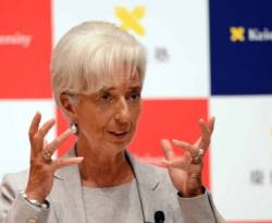 مديرة صندوق النقد الدولي توصي بالنساء خيرا