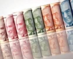 العملة التركية تتراجع إلى 4 ليرات للدولار بفعل مخاوف اقتصادية