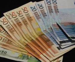 اليورو يرتفع بدمشق...والليرة التركية تناهز الـ 100