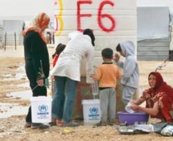 بسبب مياه الشرب الملوثة ..الموت البطيء يلاحق اللاجئين السوريين في مخيم الزعتري!