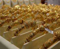 الذهب في دمشق يتراجع خلافاً للسعر العالمي