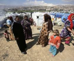 ميقاتي يطالب بإنشاء مخيمات للسوريين داخل سوريا