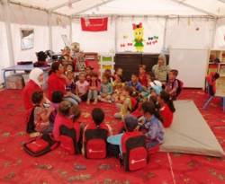 تركيا تفتتح روضة لأطفال السوريين اللاجئين في الزعتري