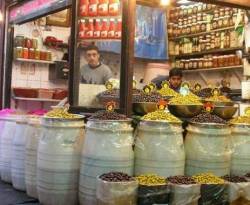 أسعار الزيتون والجوز في سوق باب سريجة بدمشق