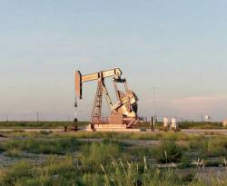 وكالة الطاقة: معروض النفط سيفوق الطلب في 2019 رغم خفض الإنتاج