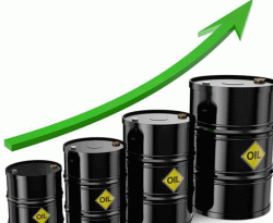 النفط يرتفع بفعل مخاوف المعروض ويواصل مكاسب الربع/1 القوية