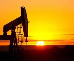 النفط ينهي أسبوعه على ارتفاع بعد سلسلة خسائر امتدت سبعة أسابيع