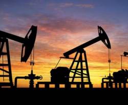 النفط يرتفع بفعل مخاوف بشأن المعروض لكن القلق بشأن الطلب يضغط