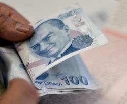 الليرة التركية تهبط لمستوى قياسي منخفض مقابل اليورو
