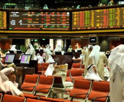 الثلاثاء...النفط يضغط على أسواق الخليج لكن البورصة السعودية تقلص خسائرها