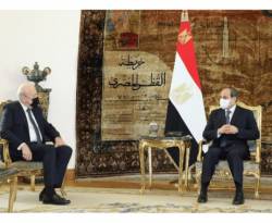 رئيس الوزراء اللبناني يطلب دعماً عاجلاً من مصر في مجال الغاز لتوليد الكهرباء