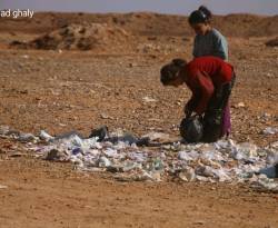 عمالة الأطفال النازحين في مخيم الركبان.. طفولة في مهب الريح