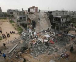 غزة بين الأنقاض ويراودها أمل الإعمار بعد الحرب