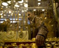 الذهب مستقر بدمشق رغم تراجعه عالمياً
