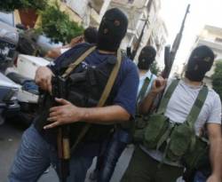 مسلحون يعتدون على السوريين في بيروت