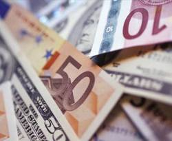 اليورو يسجل أعلى سعر في خمسة أسابيع مع تجدد الإقبال على المخاطرة