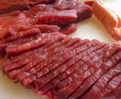 النظام يمنع استيراد اللحوم المجمدة وتوقعات بارتفاع أسعارها