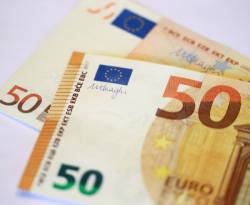 اليورو يرتفع مع انتعاش معنويات المستثمرين والاسترليني يصعد