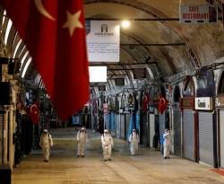 طبيب في مشفى تركي: لهذا السبب لا تفرض تركيا حظر تجوال عام