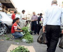 شح في أسواق الخضار والفواكه.. ولهيب الأسعار يحرق جيوب السوريين