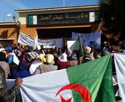 الحكومة الجزائرية تواجه احتجاجات غير مسبوقة ضد الغاز الصخري