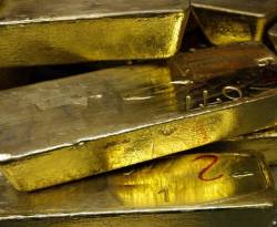 عالمياً: الذهب يهبط أكثر من 2 بالمئة مع صعود الدولار